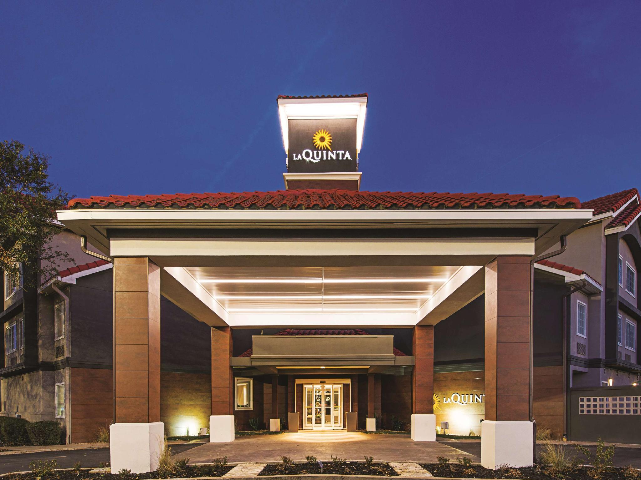 La Quinta By Wyndham Austin At The Domain Hotel Exterior foto