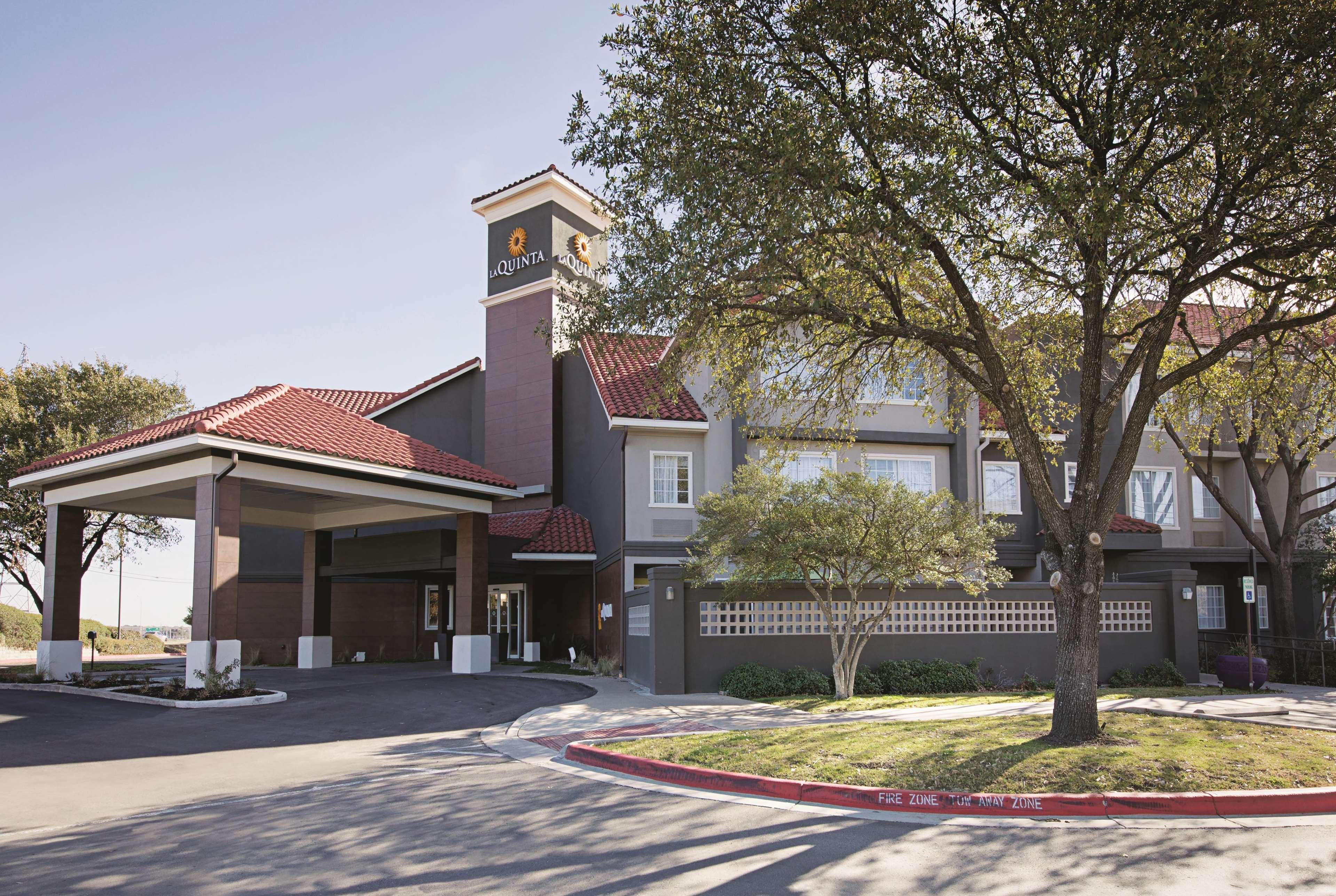 La Quinta By Wyndham Austin At The Domain Hotel Exterior foto